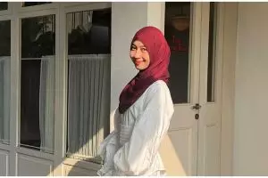 Tampil cerah setiap saat, intip 5 trik makeup Adiba Khanza hasilnya tampak natural dan flawless