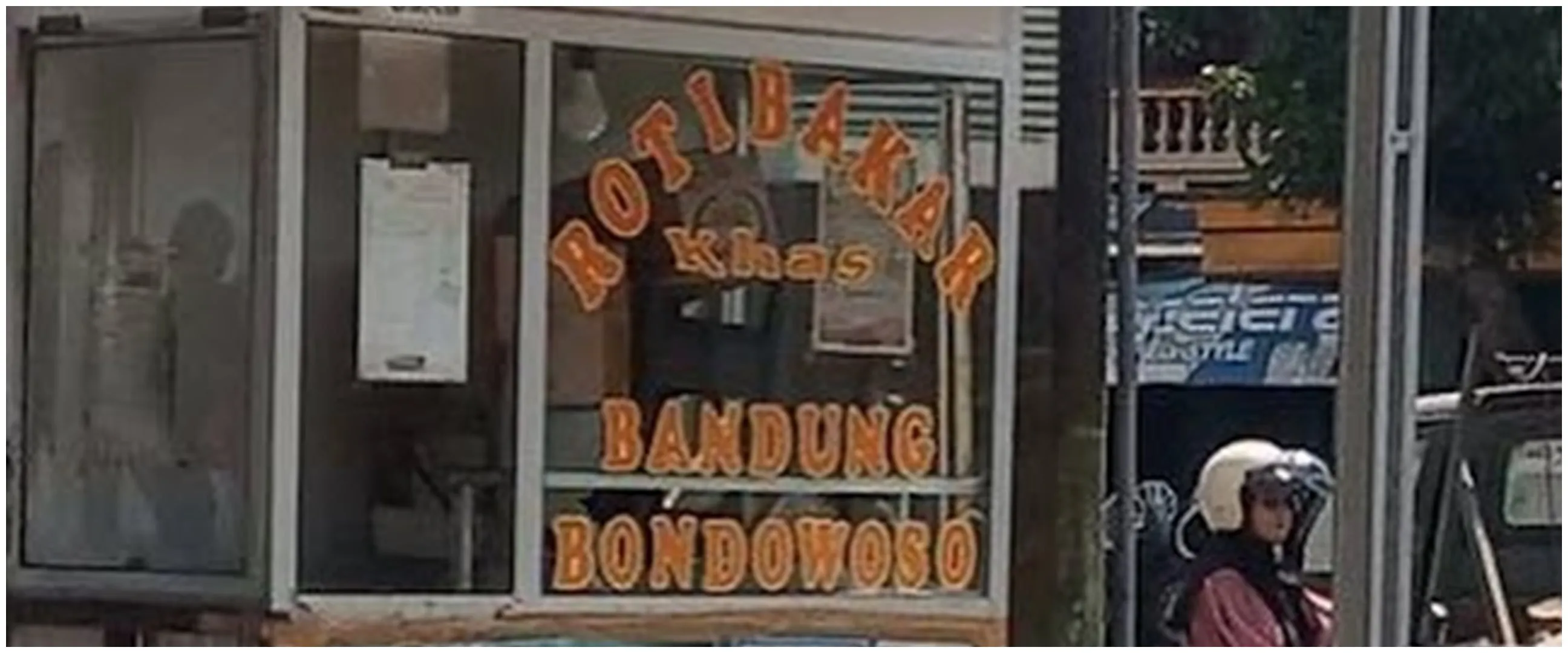 S3 marketing ketawa lihat ini, 9 potret kocak tulisan di gerobak roti bakar ini bikin gagal fokus