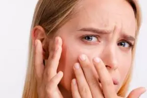 Nggak perlu tambahan putih telur, ini trik mengecilkan ukuran pori wajah cuma pakai 1 jenis buah