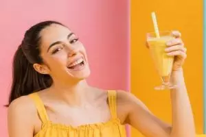 Tanpa jambu dan stroberi, ini cara cegah kulit cepat keriput pakai minuman kolagen dari 2 jenis buah