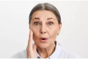 Usia 65 tampak 15 tahun lebih muda, ini cara menghaluskan wajah penuh kerutan pakai 1 bumbu dapur