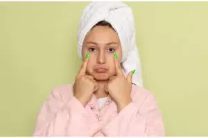 11 Rekomendasi skincare untuk kulit sensitif dan berjerawat harga mulai Rp 20 ribu, bikin wajah mulus