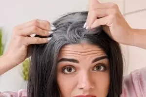 Hitam merata tanpa semir henna, ini trik menghambat uban agar tidak tumbuh pakai 1 jenis daun