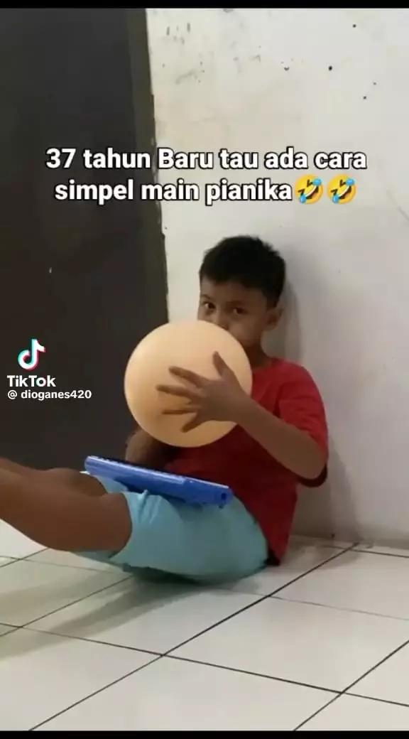 Trik main pianika ala bocah © TikTok Trik main pianika ala bocah © TikTok