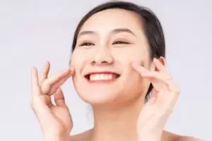 Tak perlu masker vitamin C, ini trik cerahkan wajah kusam akibat sinar matahari pakai 1 jenis pemanis