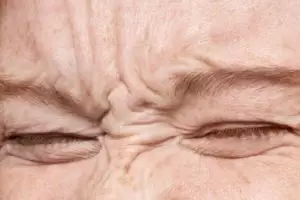 Tampak 10 tahun lebih muda, ini trik samarkan kerutan di wajah pakai krim dari 1 jenis umbi-umbian