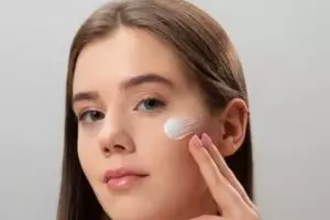 11 Rekomendasi skincare untuk skin barrier merek lokal di bawah Rp 150 ribu, kulit sehat antiiritasi