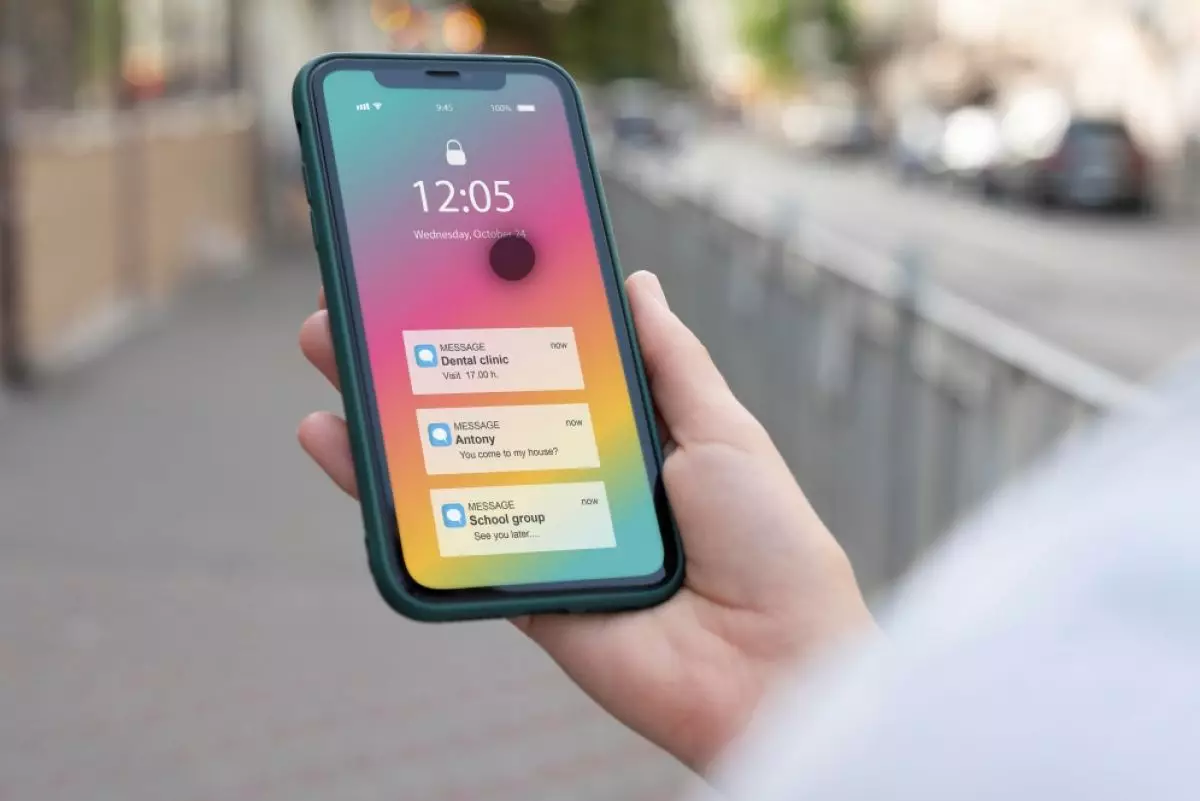 Ini penyebab munculnya bintik hitam di layar iPhone, begini cara mengatasi sebelum menggantinya