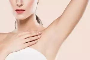 Cerah merata tanpa baking soda, ini trik putihkan ketiak hitam penuh daki pakai 1 pemanis alami