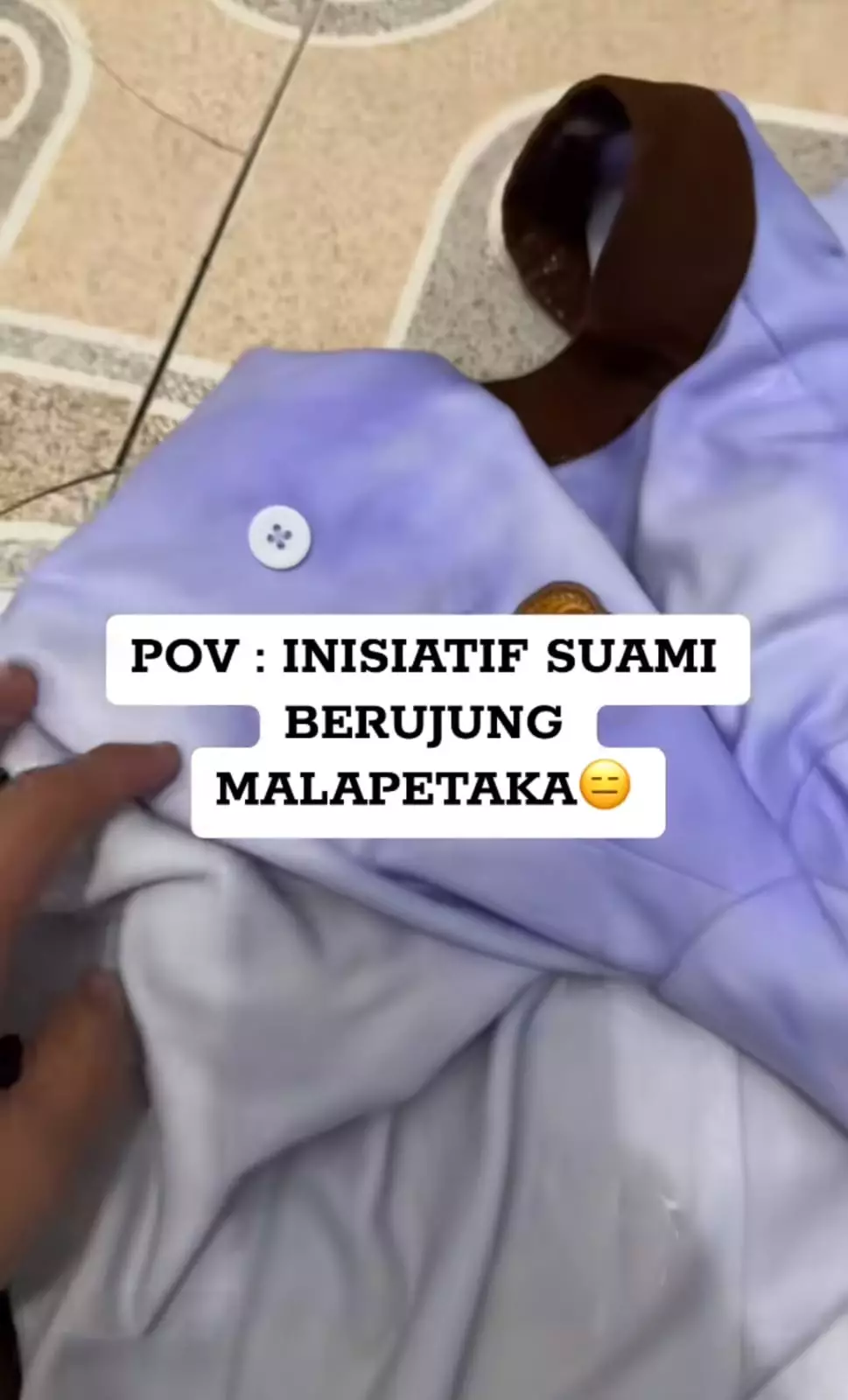 baju kerja rusak © TikTok