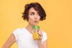 Tanpa produk sachet, ini cara bikin minuman kolagen atasi keriput pada wajah pakai 1 jenis buah