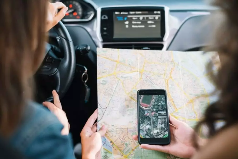5 Penyebab baterai smartphone menjadi boros ketika menggunakan maps saat perjalanan