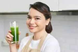 Wajah auto glowing dan awet muda, ini cara bikin minuman kolagen cegah kerutan pakai 1 jenis sayuran