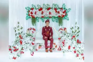 Kisah pengantin pria terpaksa duduk sendiri di pelaminan tanpa mempelai wanita ini bikin nyesek