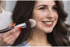 11 Produk foundation untuk kulit berminyak merek lokal di bawah Rp 200 ribu, bikin hasil tak mengilap