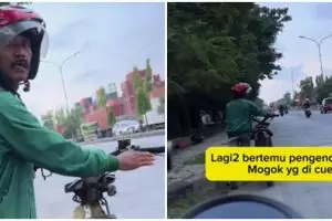 Tak punya uang dan kehabisan bensin, bapak tua ini dorong motor hingga 3 km sampai kelaparan