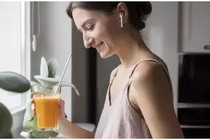 Usia 50 tampak 15 tahun lebih muda, ini cara bikin minuman kolagen agar wajah bebas flek pakai 3 buah