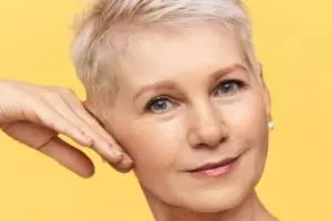 Bukan pakai putih telur, ini trik atasi pori besar dan wajah kendur dengan masker dari 1 bahan minuman