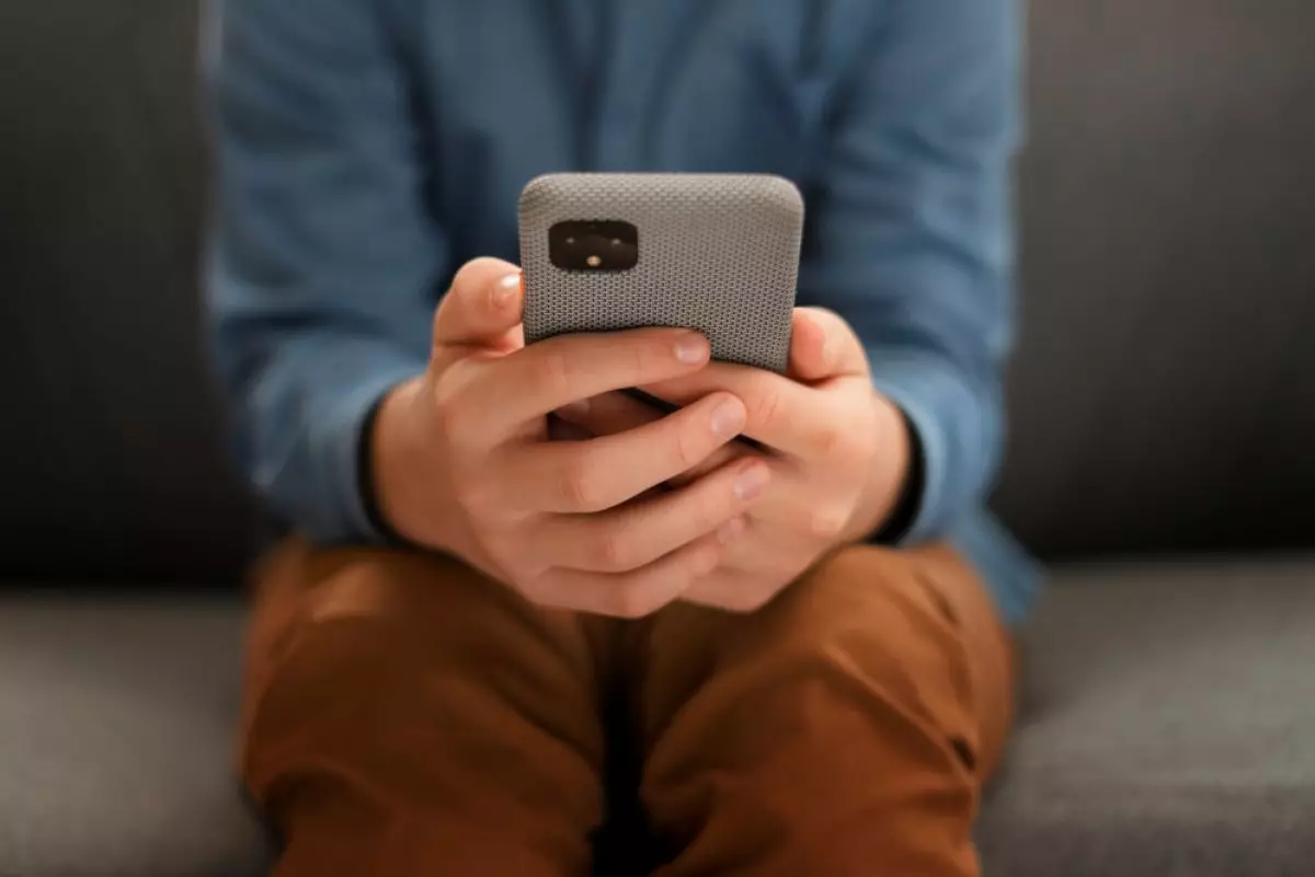 10 Cara mengatasi iPhone yang sering nge-lag, periksa kesehatan baterainya