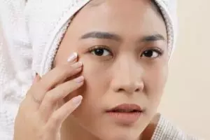 Tanpa pelembap dari lidah buaya, ini cara atasi wajah kering akibat suhu dingin pakai 1 bahan makanan