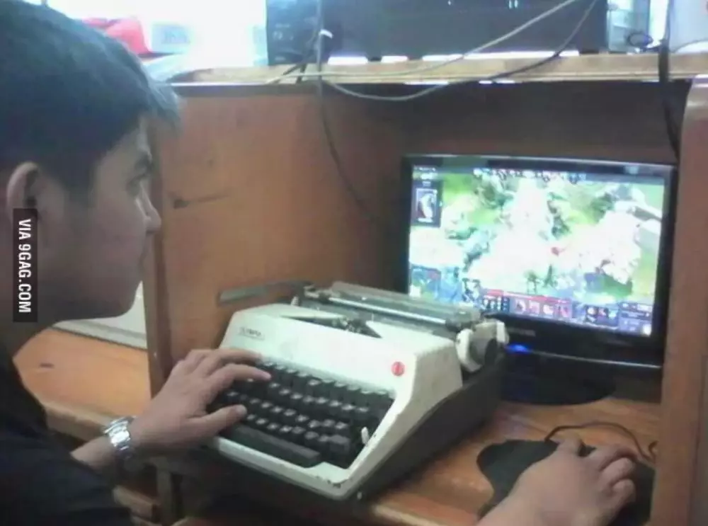 Orang absurd main game Berbagai sumber Orang absurd main game Berbagai sumber