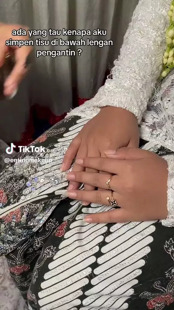 Servis detail MUA manten © TikTok Servis detail MUA manten © TikTok