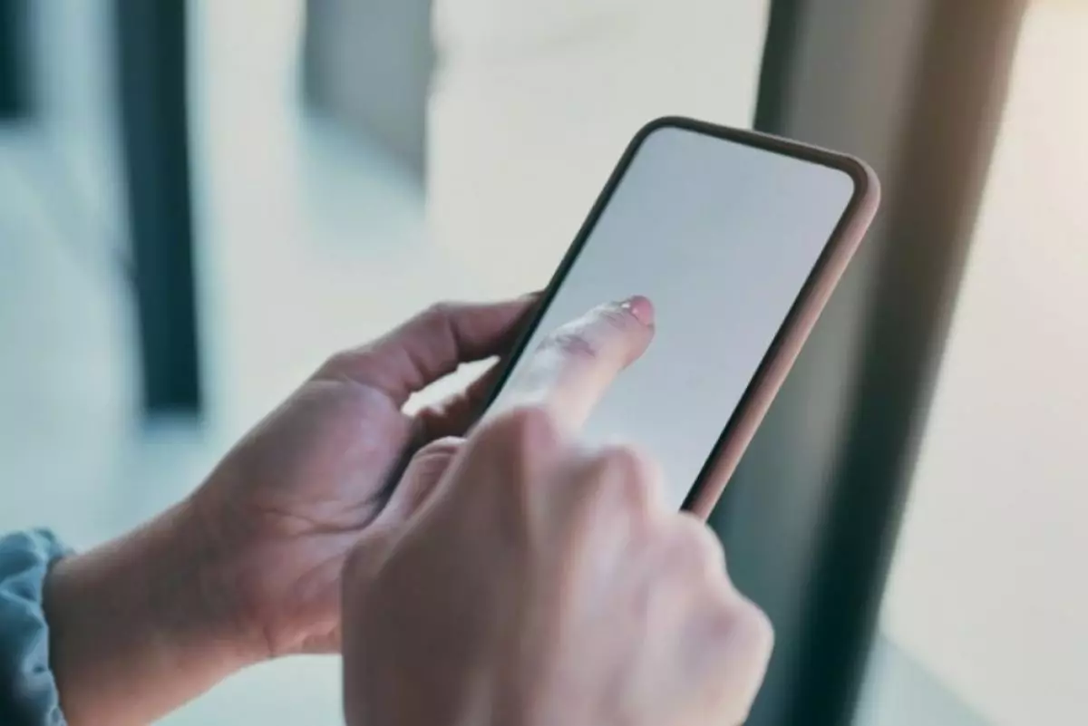 7 Cara memperbaiki layar sentuh iPhone kamu yang tidak berfungsi