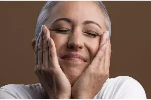 11 Rekomendasi face mask skincare untuk cegah penuaan dini di bawah Rp 100 ribu, bikin wajah awet muda