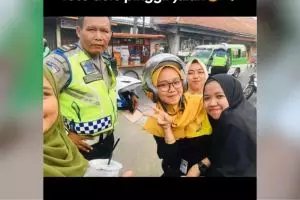 Kisah wanita temukan jodoh setelah berfoto di pinggir jalan saat kena tilang ini di luar dugaan