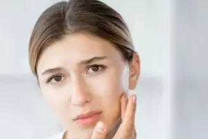 11 Skincare untuk meratakan tekstur kulit merek lokal di bawah Rp 150 ribu, wajah halus antigradakan