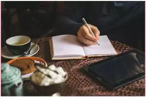 5 Contoh diary bahasa Inggris tentang sahabat, lengkap dengan tips menulisnya agar menarik