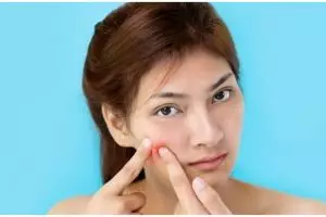 11 Rekomendasi skincare moisturizer untuk kulit sensitif merek lokal ini harga di bawah Rp 200 ribu