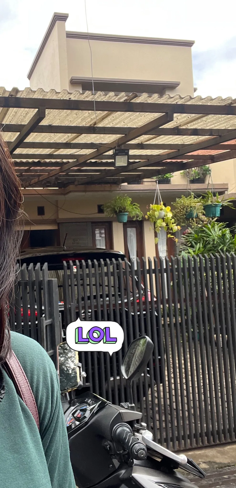 Diajak ke rumah driver ojek online, penumpang ini shock lihat huniannya ternyata tingkat dan bermobil