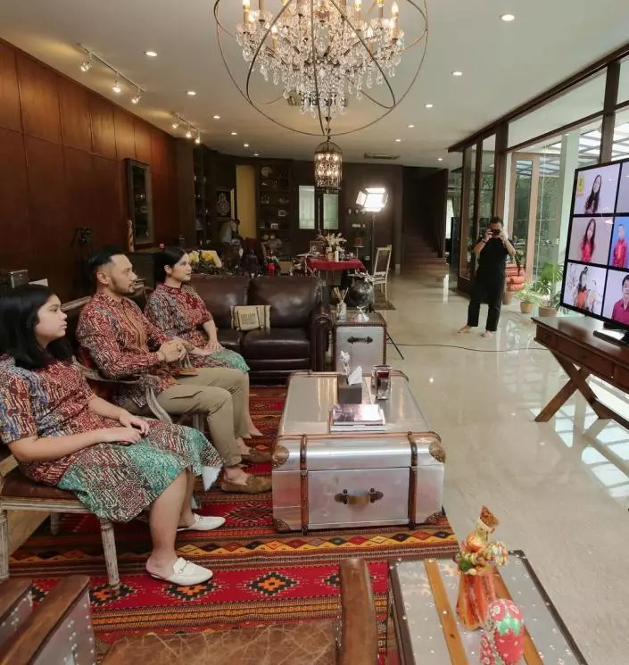 rumah seleb usai dinikahi pejabat © berbagai sumber rumah seleb usai dinikahi pejabat © berbagai sumber