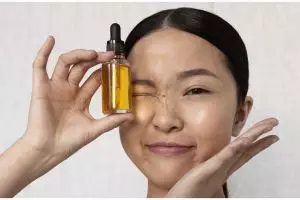 11 Rekomendasi serum skincare kolagen harga di bawah Rp 200 ribu ini bikin wajah awet muda dan glowing