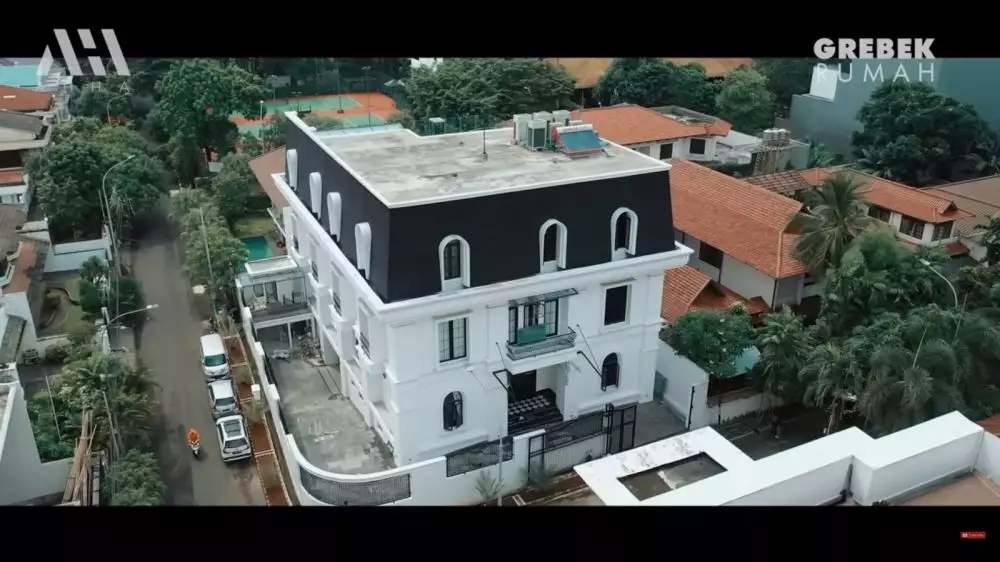 rooftop eko patrio ada lift khusus © 2024 brilio.net rooftop eko patrio ada lift khusus © 2024 brilio.net