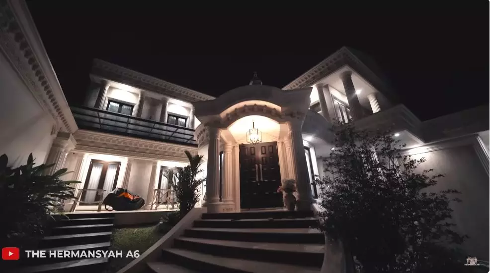 potret dapur mewah ashanty © YouTube