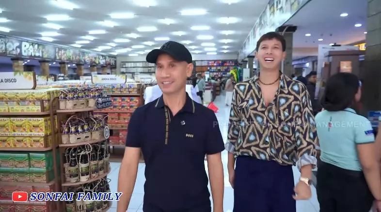 Sonny Septian dituding tak normal © berbagai sumber