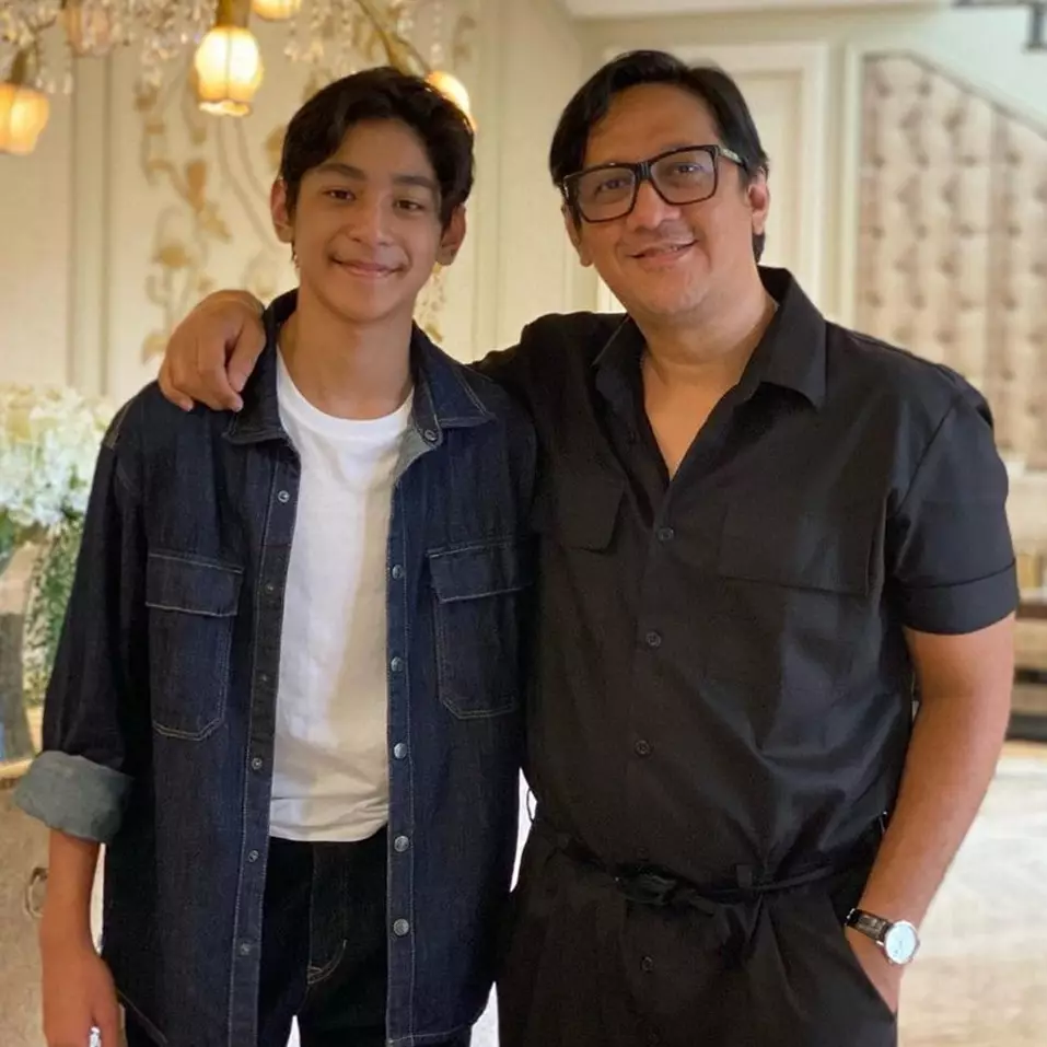 Lulus SD dapat hadiah apartemen, 10 potret dapur mewah Kenzy anak Andre Taulany ada kulkas tersembunyi