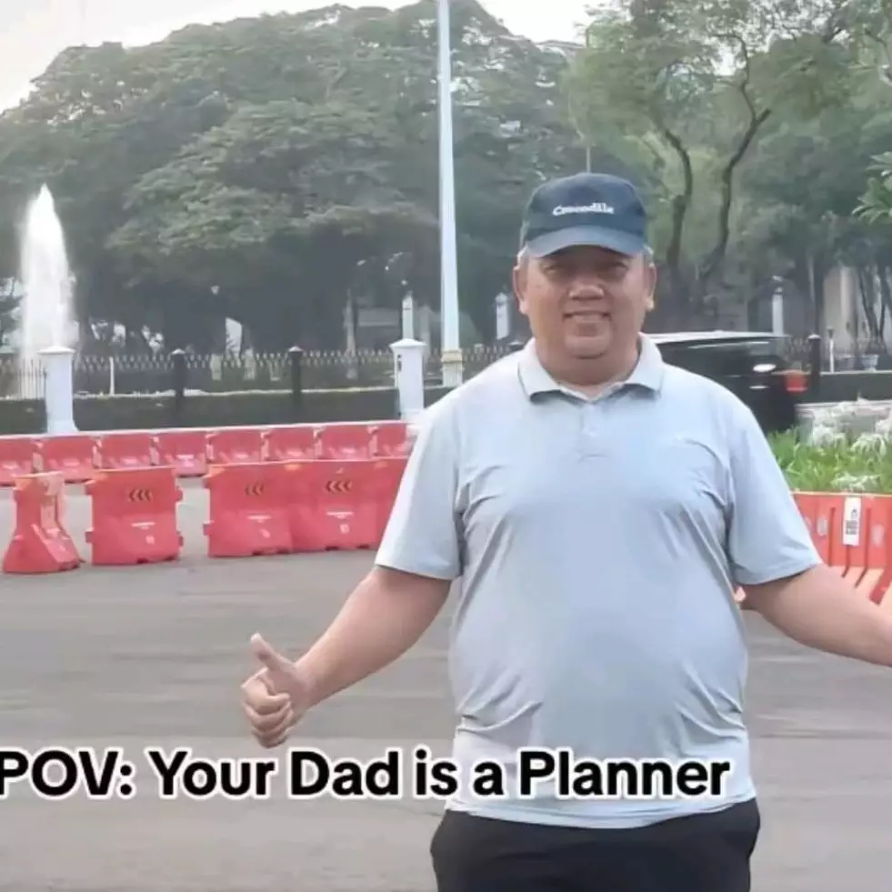 Wanita ini bagikan momen sang ayah saat mengatur rencana liburan, hasilnya bak laporan administrasi