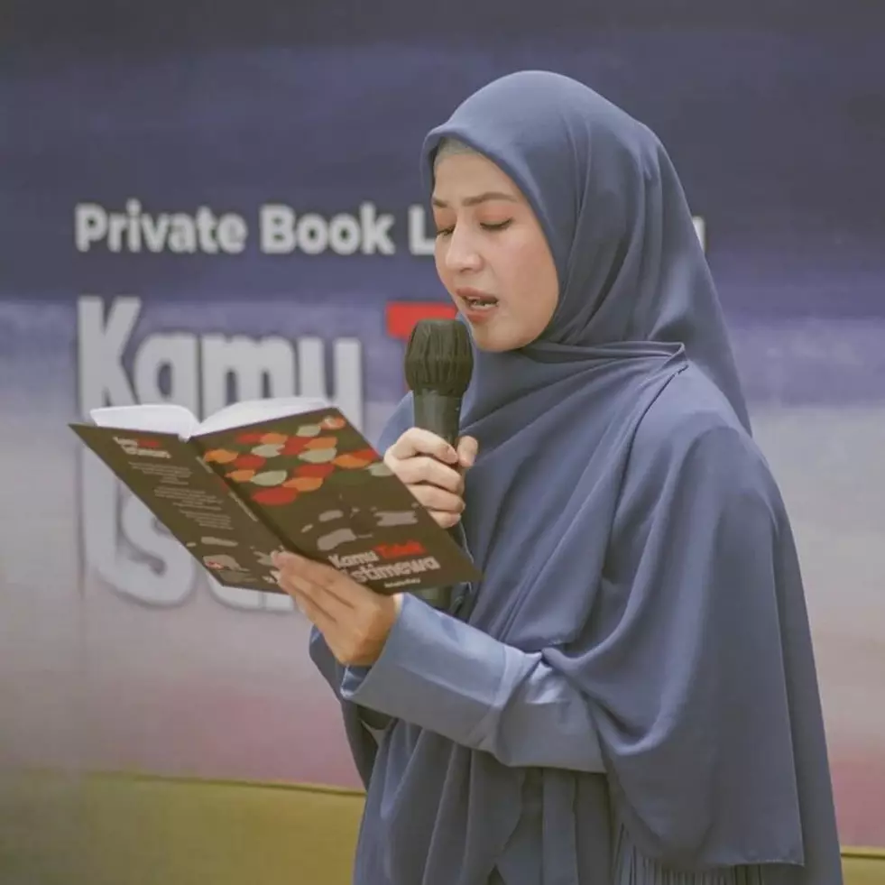 Ramai isi curhatan proses cerai di buku terbaru, Natasha Rizky bantah terinspirasi dari kisah pribadi
