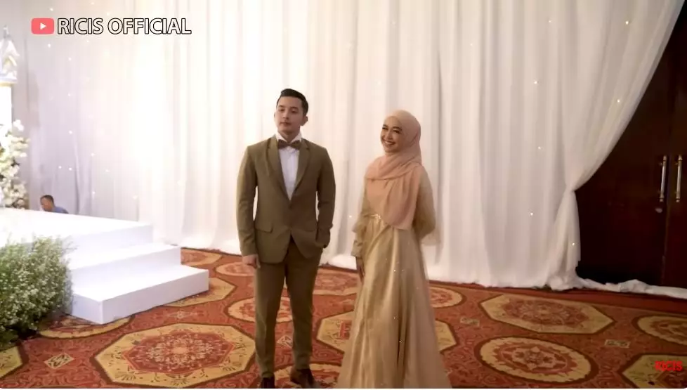 dokter aditya ungkap status dengan ricis © berbagai sumber