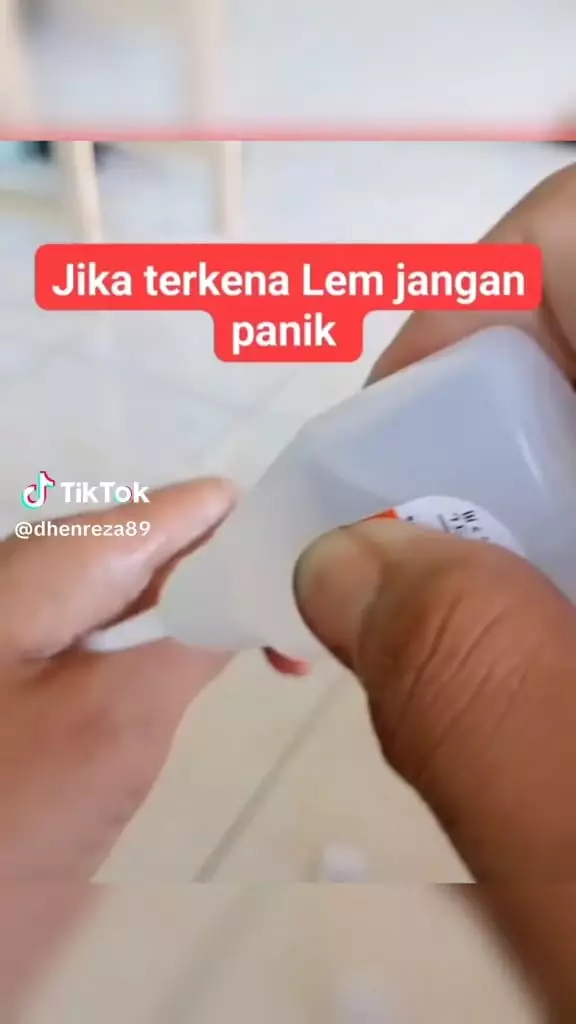 tangan kena lem korea © TikTok