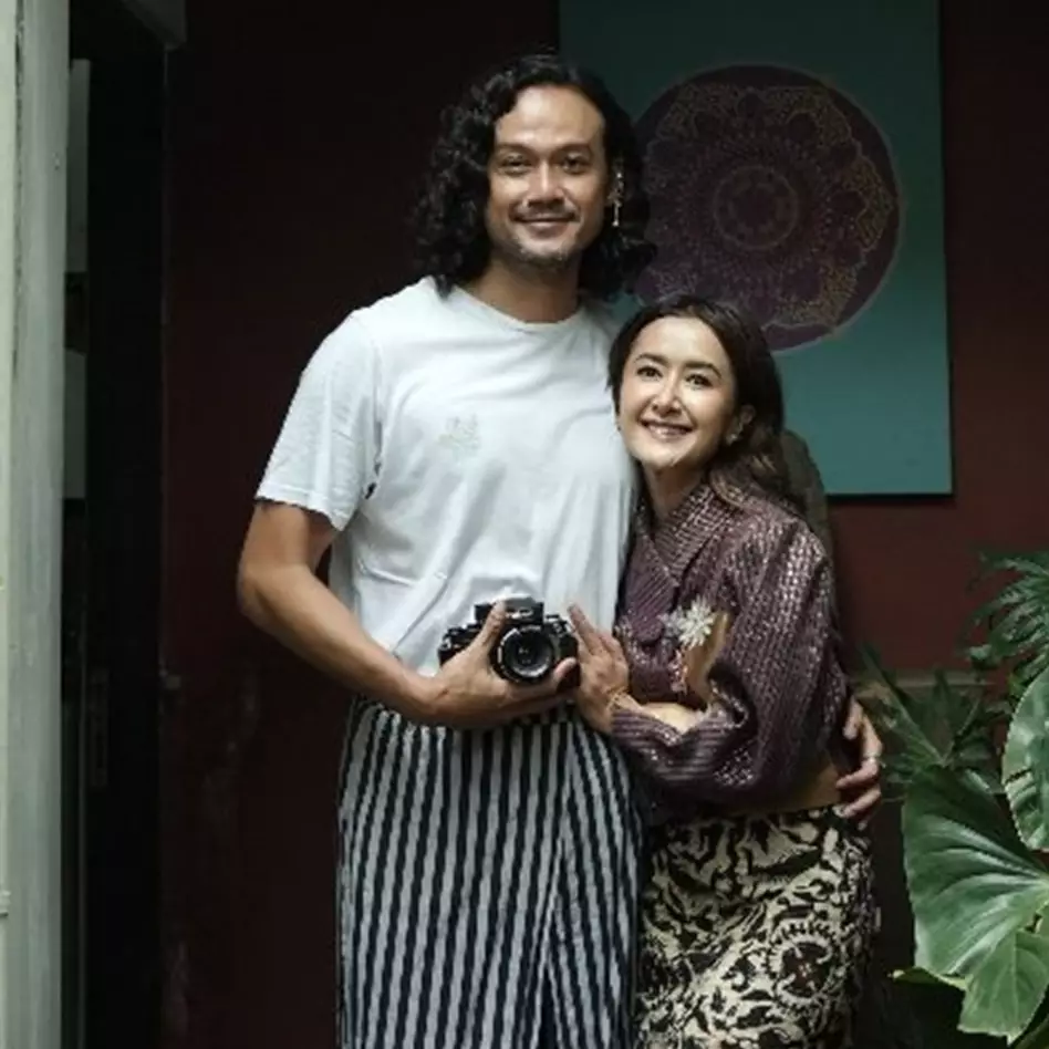 Manfaatkan barang bekas untuk perabotan, 9 potret dapur Dwi Sasono ini estetiknya manjakan mata