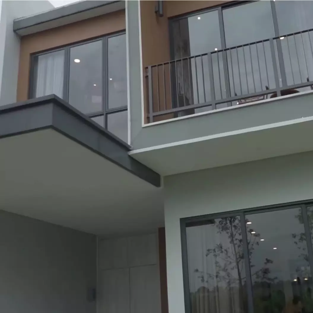 Pantas Desy Ratnasari tajir, anaknya kuliah beri kado rumah, 9 potret huniannya berasa luas tak sumpek