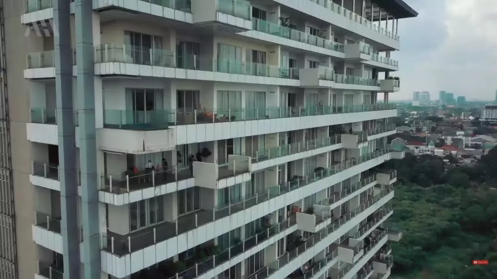 dapur apartemen Ria Ricis © 2024 brilio.net