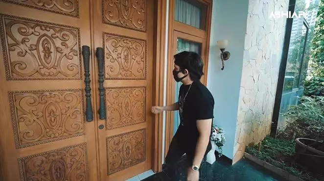 rumah Helmy Yahya © YouTube