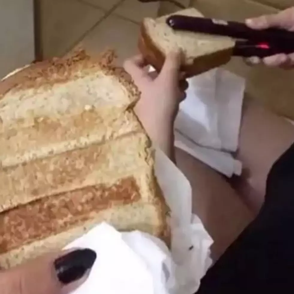 11 Potret kocak cara nyeleneh orang bikin roti panggang ini sungguh di luar prediksi, terserah deh!