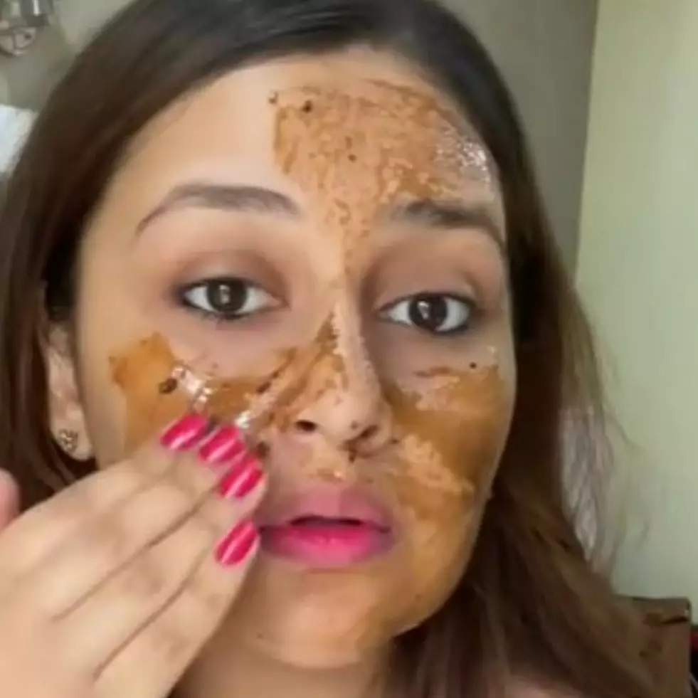 Bukan pakai sabun pemutih, ini trik atasi wajah kusam dan menua dengan 3 bahan dapur