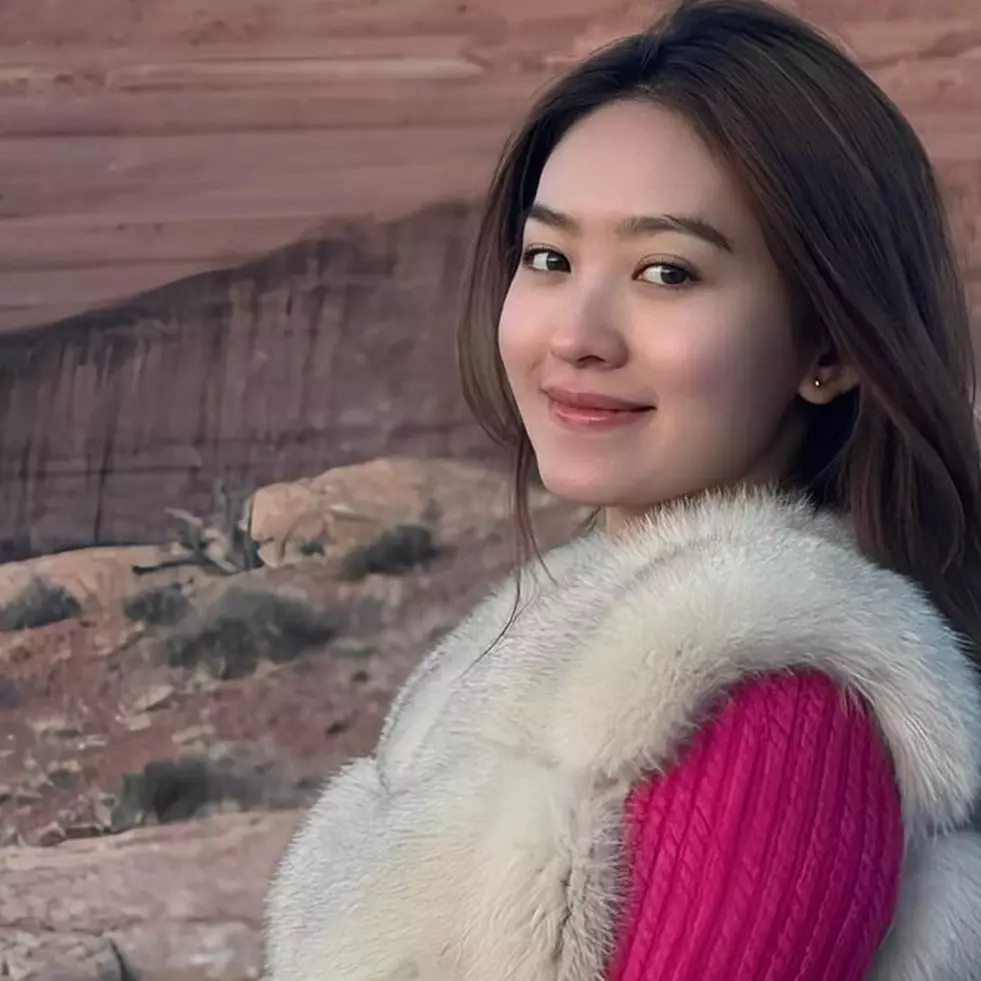 Ogah golput di Pemilu 2024, intip momen 7 seleb nyoblos di luar negeri